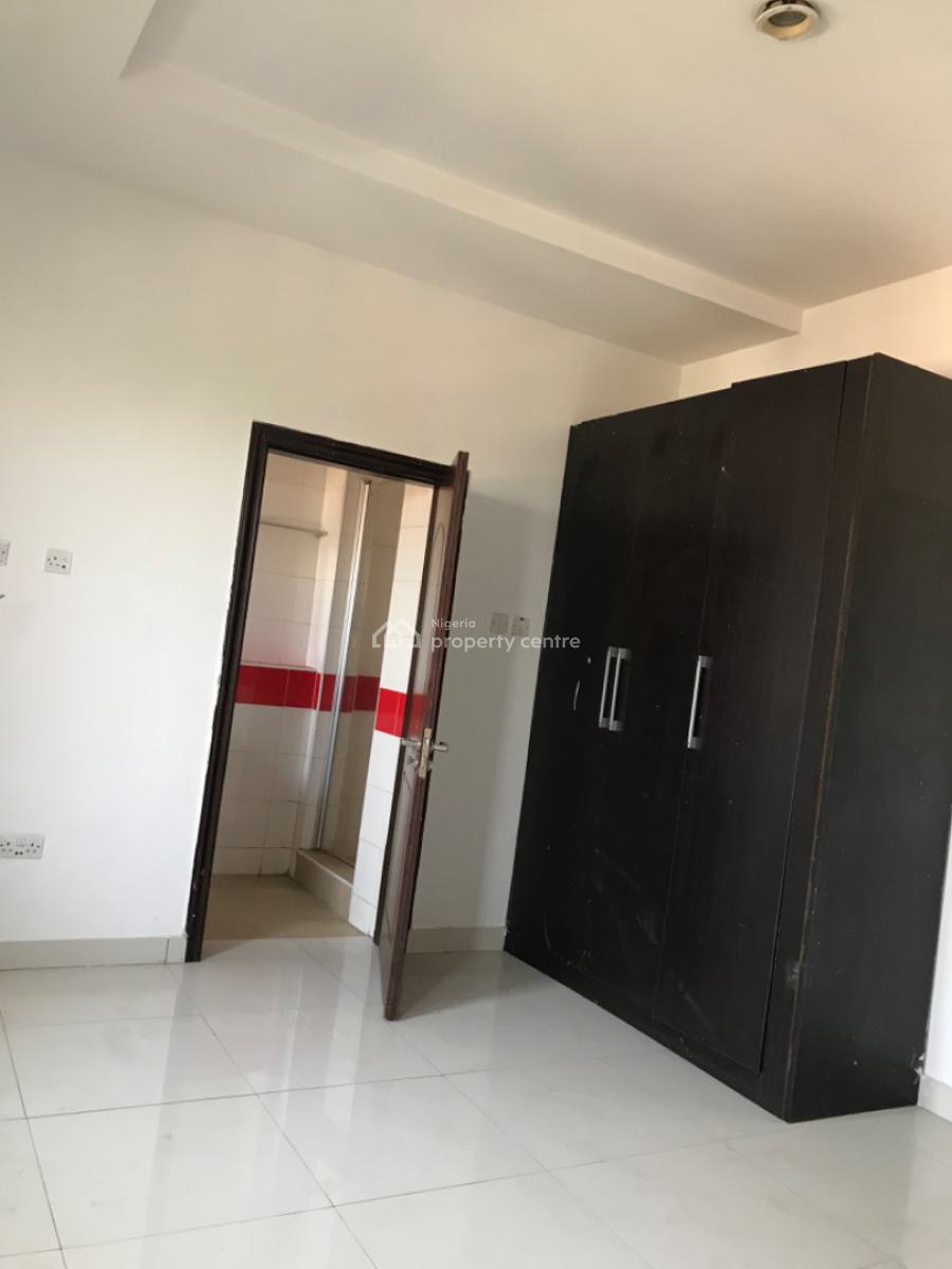 Fully Service 3 Bedroom Paint House with Bq @lekki Phase 1, Off Hakeem Dickson, Lekki Phase 1, Lekki, Lagos, Flat / Apartment for Rent