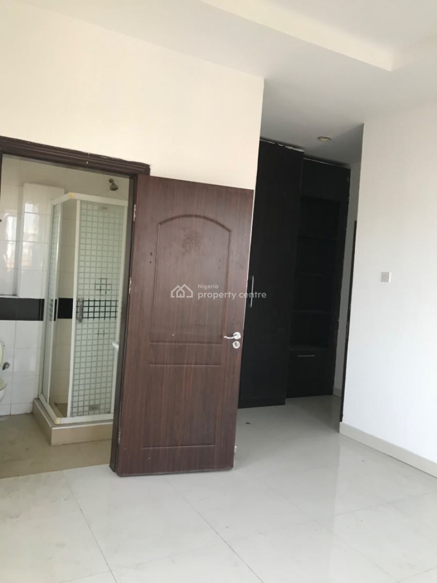 Fully Service 3 Bedroom Paint House with Bq @lekki Phase 1, Off Hakeem Dickson, Lekki Phase 1, Lekki, Lagos, Flat / Apartment for Rent