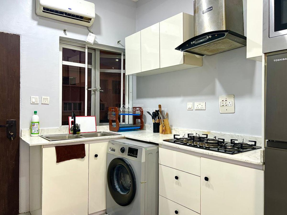 Luxury 3 Bedroom Apartment with Housekeeping and Ps5, Lekki Phase 1, Lekki, Lagos, Flat / Apartment Short Let