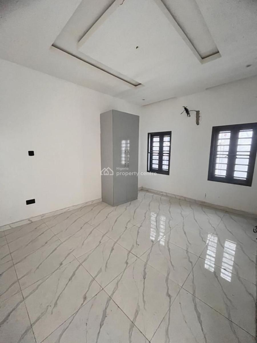 Exclusive 3 Bedroom Apartment, Lekki Phase 1, Lekki, Lagos, Flat / Apartment for Sale