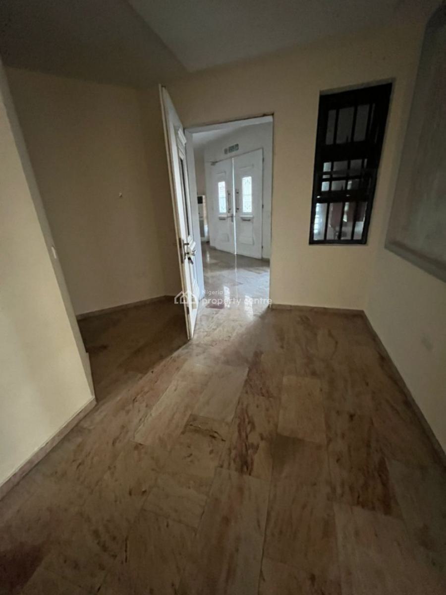 Nicely Finished 3bedroom Apartment with 1room Bq, Lekki Phase 1, Lekki, Lagos, Flat / Apartment for Rent