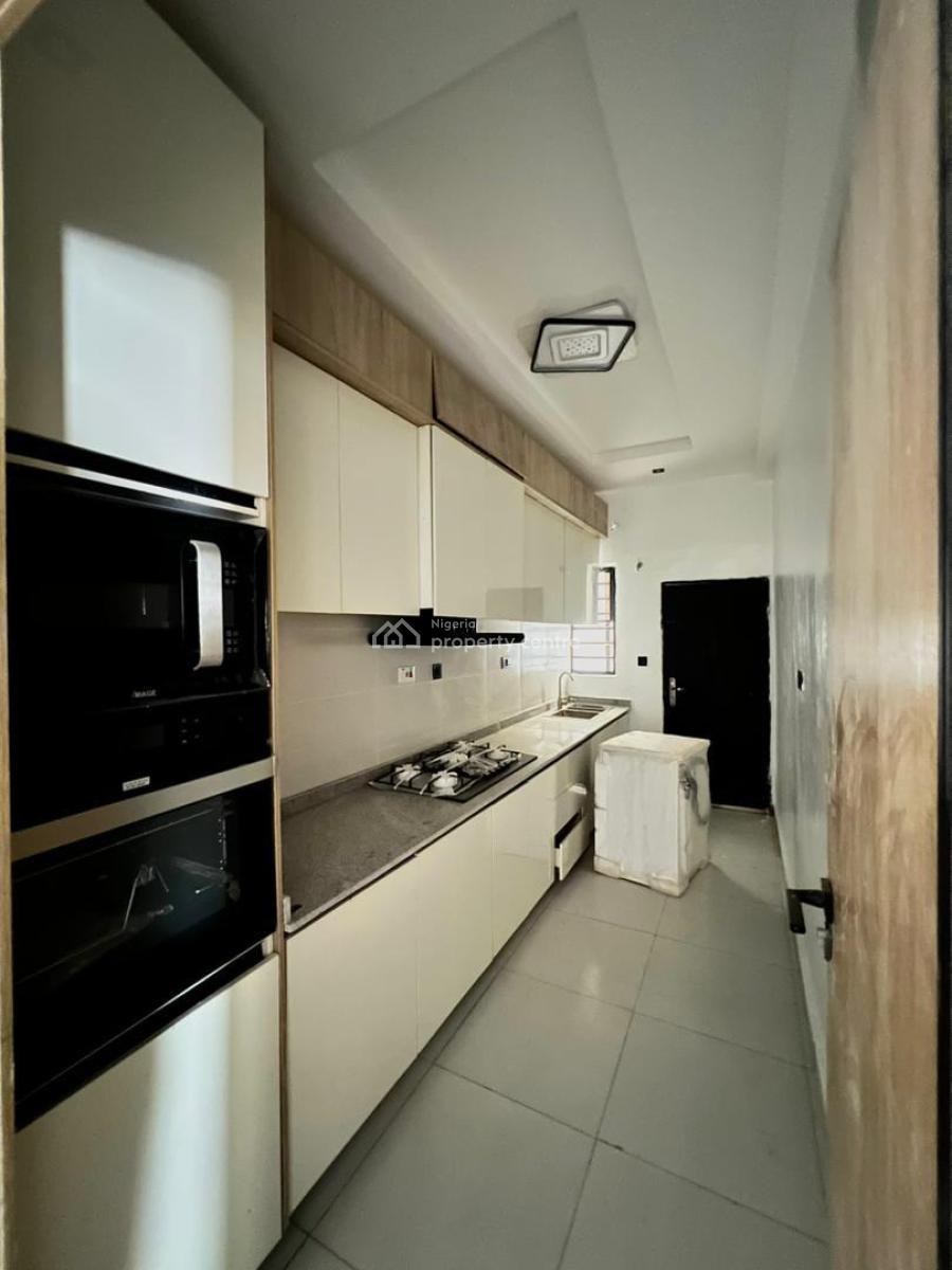 Serviced 1-bedroom Apartment with Elevator, Pool & Gym, Ologolo, Lekki, Lagos, Flat / Apartment for Sale