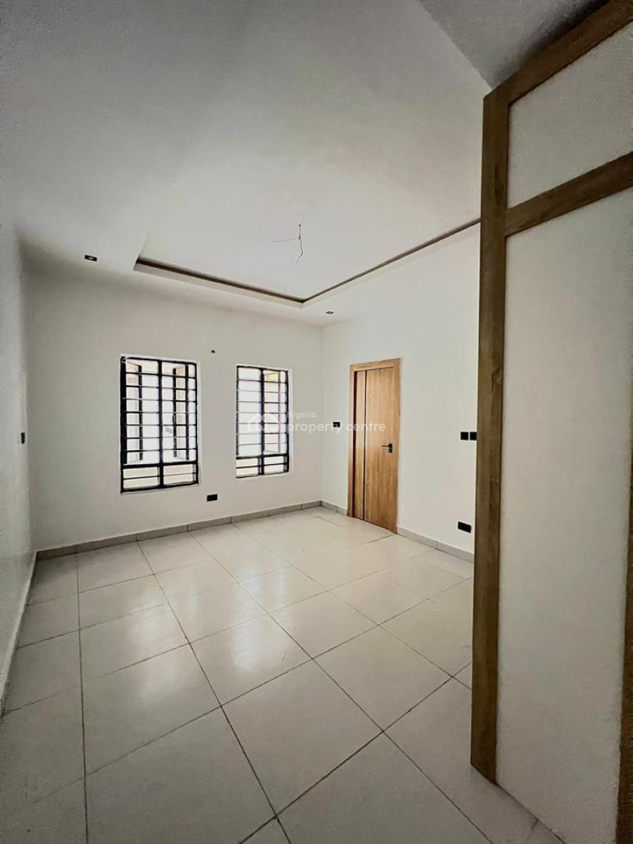 Serviced 1-bedroom Apartment with Elevator, Pool & Gym, Ologolo, Lekki, Lagos, Flat / Apartment for Sale