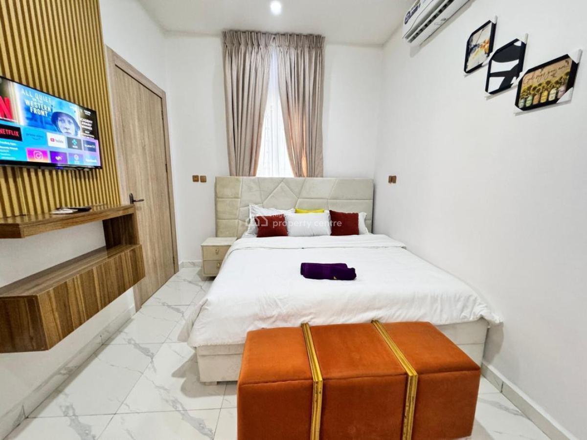 4 Bedroom Duplex (self Compound) with Snooker Board and Ps5, Chevron, Lekki, Lagos, Flat / Apartment Short Let