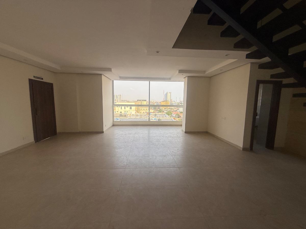 4 Bedroom Penthouse with Maids Room, Victoria Island (vi), Lagos, Flat / Apartment for Sale