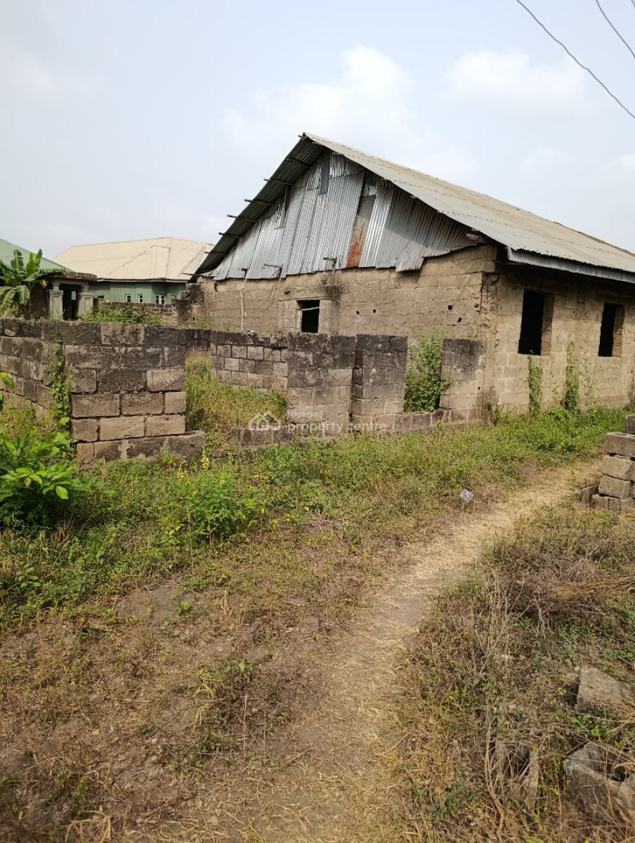 a Plot of Land with an Uncompleted Structure, Ibugbe Alafia, Adegbayi, Alakia, Ibadan, Oyo, Residential Land for Sale
