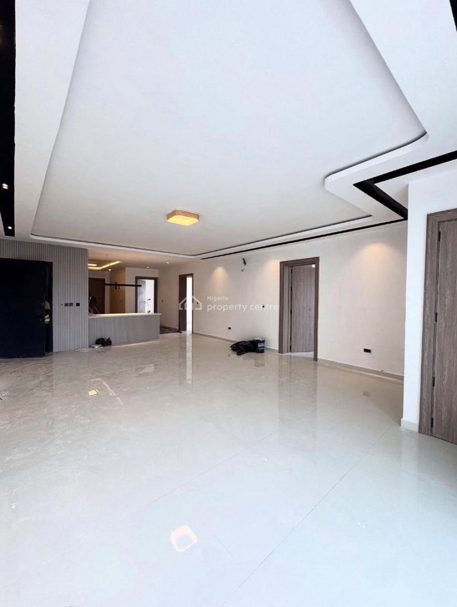 Lovely 2 Bedroom Apartment with Bq, Lekki Phase 1, Lekki, Lagos, Block of Flats for Sale