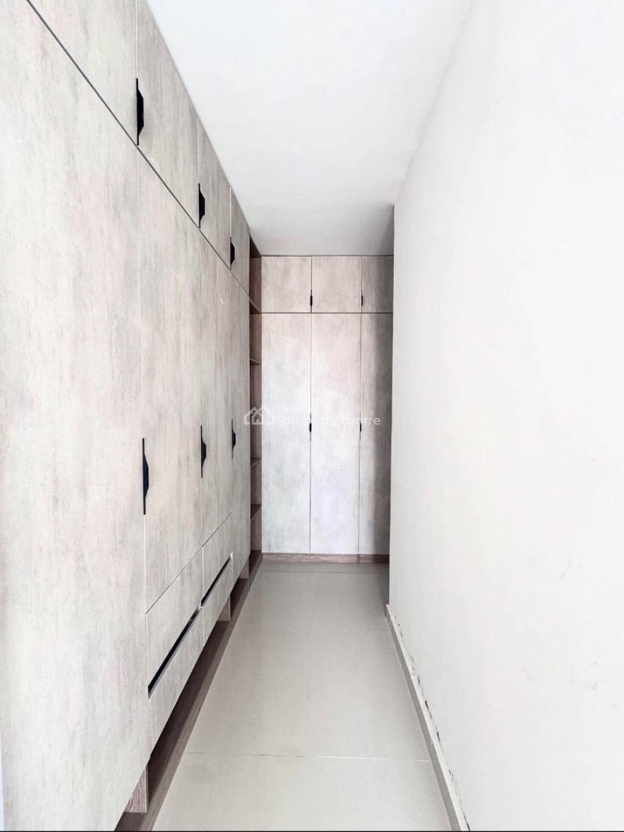 Lovely 2 Bedroom Apartment with Bq, Lekki Phase 1, Lekki, Lagos, Block of Flats for Sale