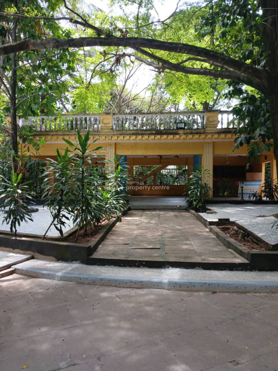 Standard Spacious 3 Bedroom Apartment with Bq, Off Gerrard Road, Ikoyi, Lagos, Flat / Apartment for Rent