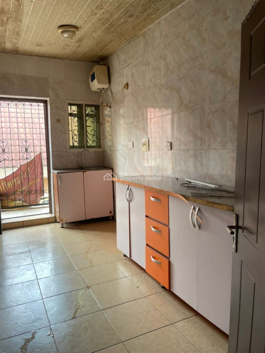 Relatively New 3 Bedroom Apartment Upstairs, Ori-oke, Ogudu, Lagos, Flat / Apartment for Rent