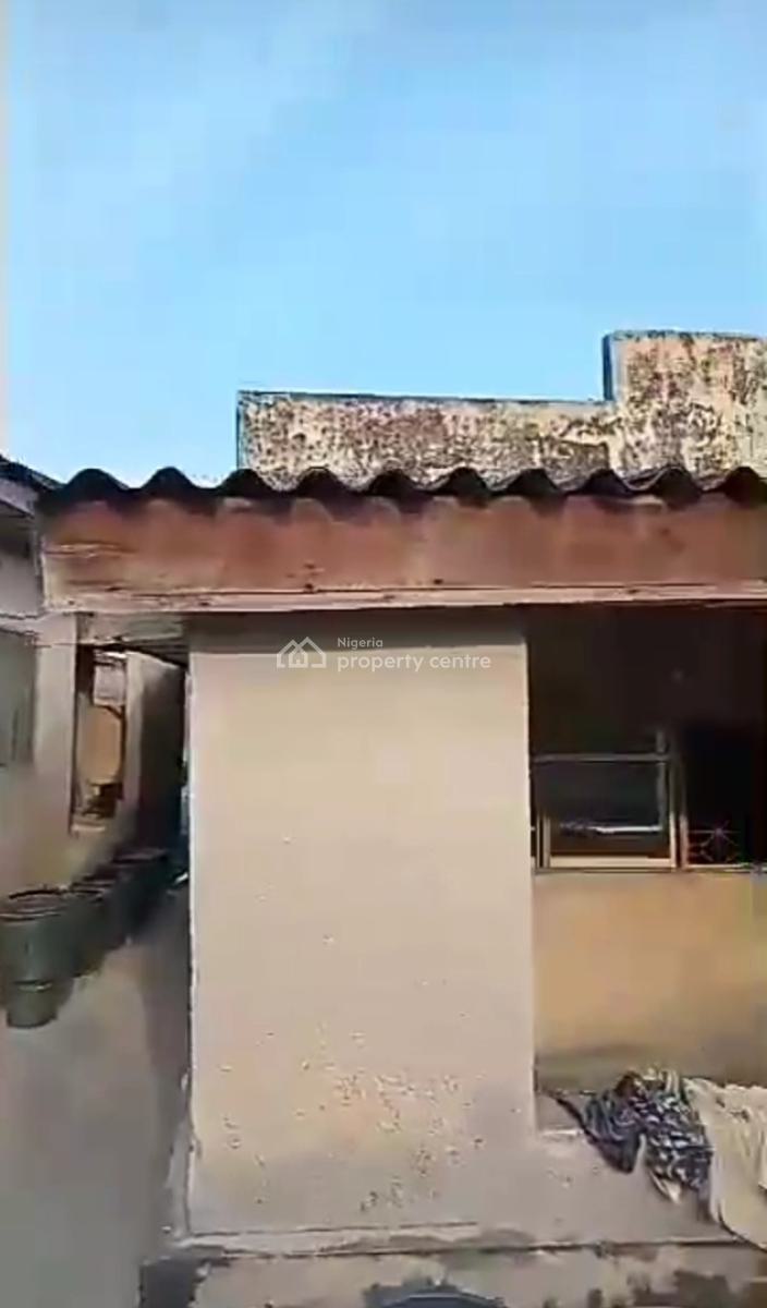 963 Square Metres of Land, Adekunle, Yaba, Lagos, Mixed-use Land for Sale