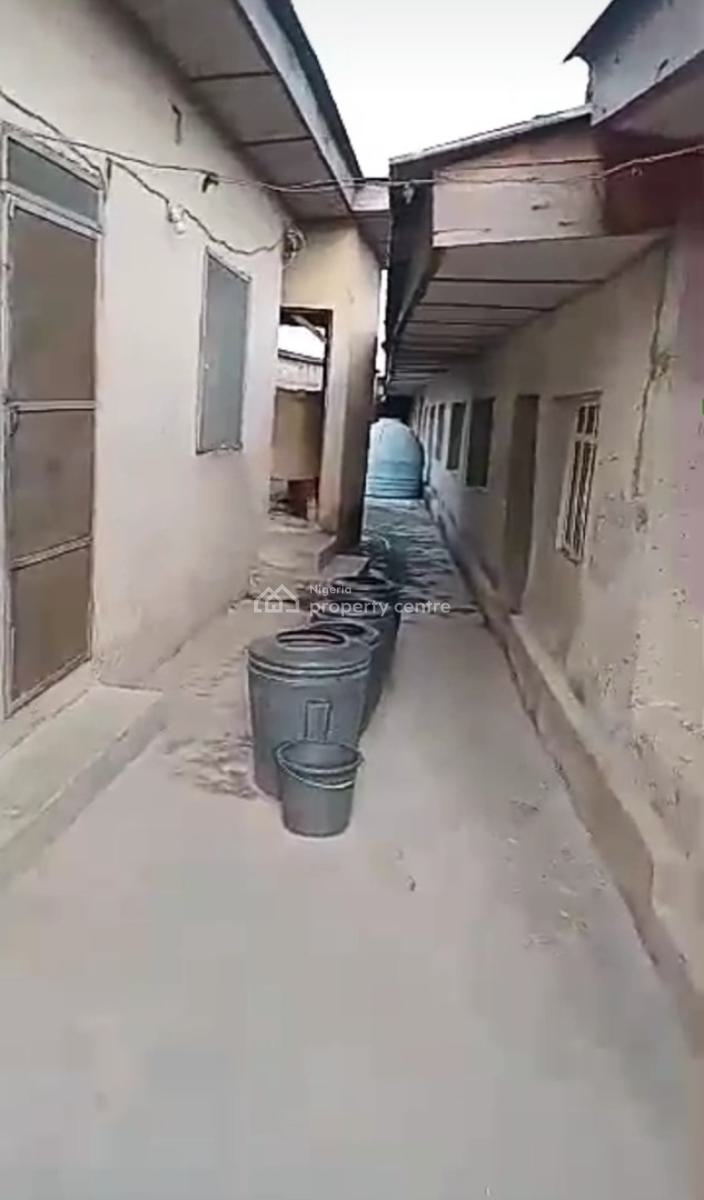 963 Square Metres of Land, Adekunle, Yaba, Lagos, Mixed-use Land for Sale