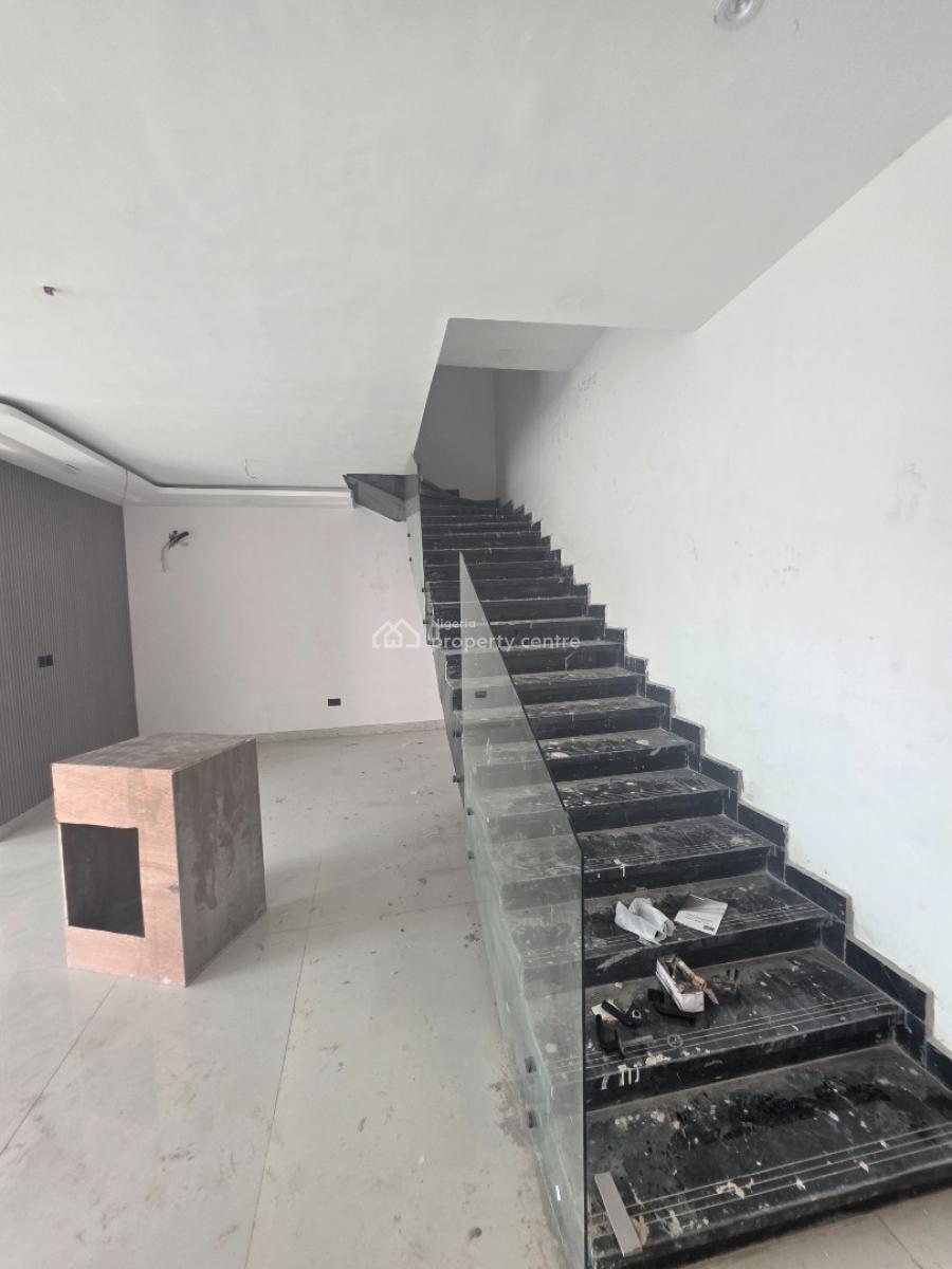 2bedrooms Mainsonatte, Off Admiralty Way, Lekki Phase 1, Lekki, Lagos, Terraced Duplex for Sale