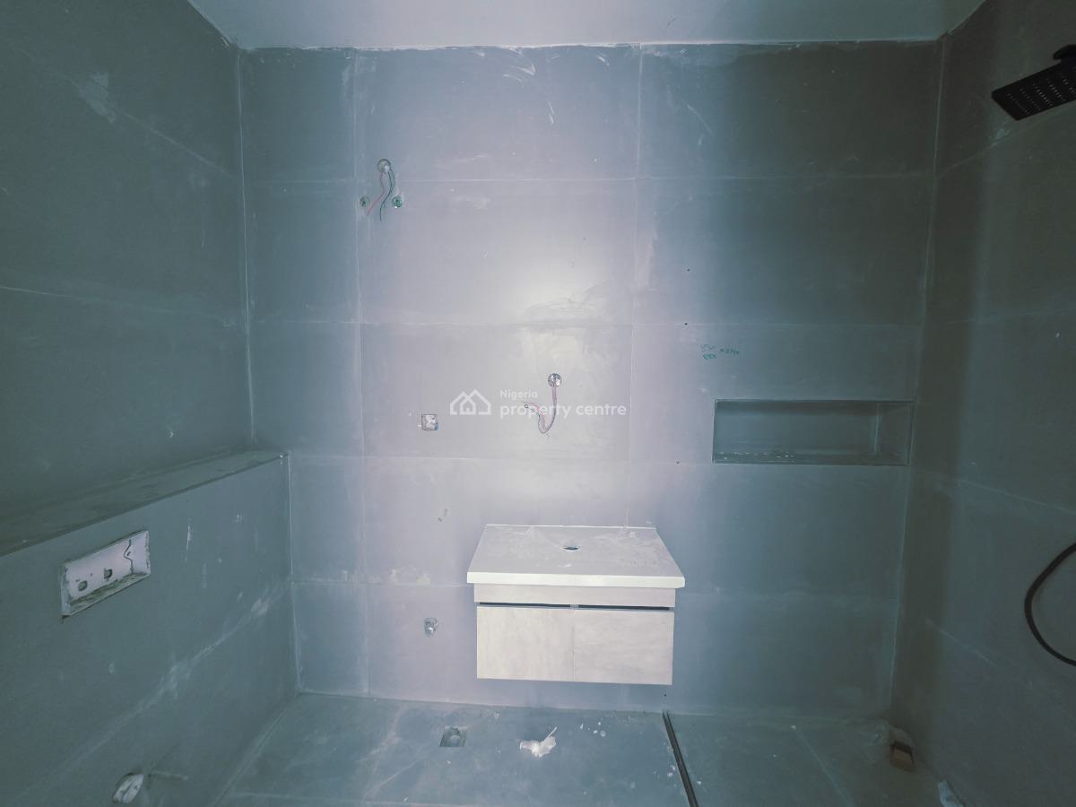 2bedrooms Mainsonatte, Off Admiralty Way, Lekki Phase 1, Lekki, Lagos, Terraced Duplex for Sale