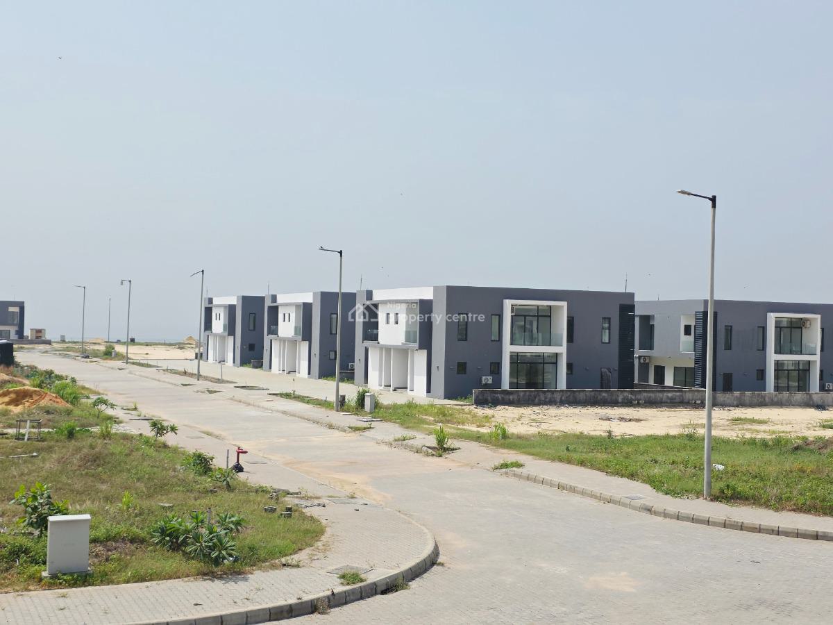 Waterview 4 Bedrooms Semi Detached with Bq, Mayagun Beach Estate, Ikate, Lekki, Lagos, Semi-detached Duplex for Rent