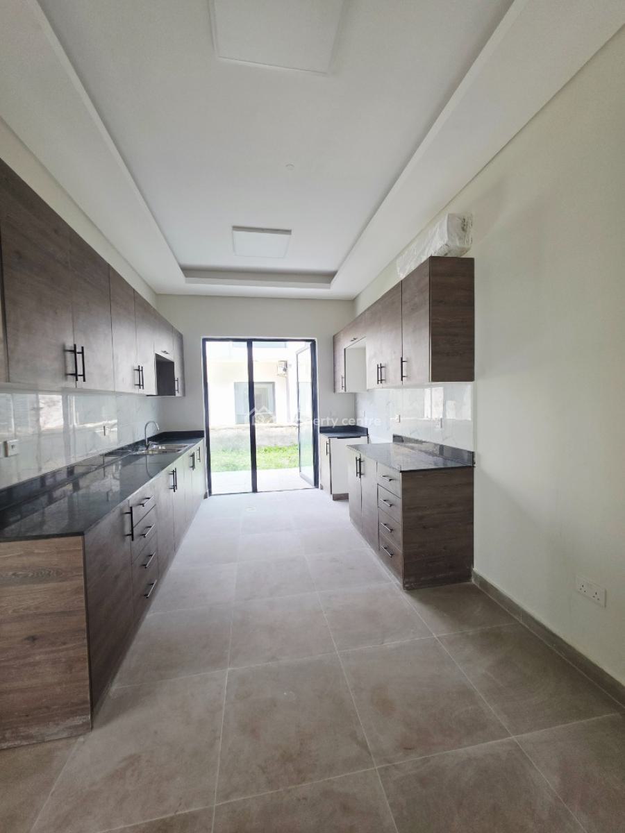 Waterview 4 Bedrooms Semi Detached with Bq, Mayagun Beach Estate, Ikate, Lekki, Lagos, Semi-detached Duplex for Rent