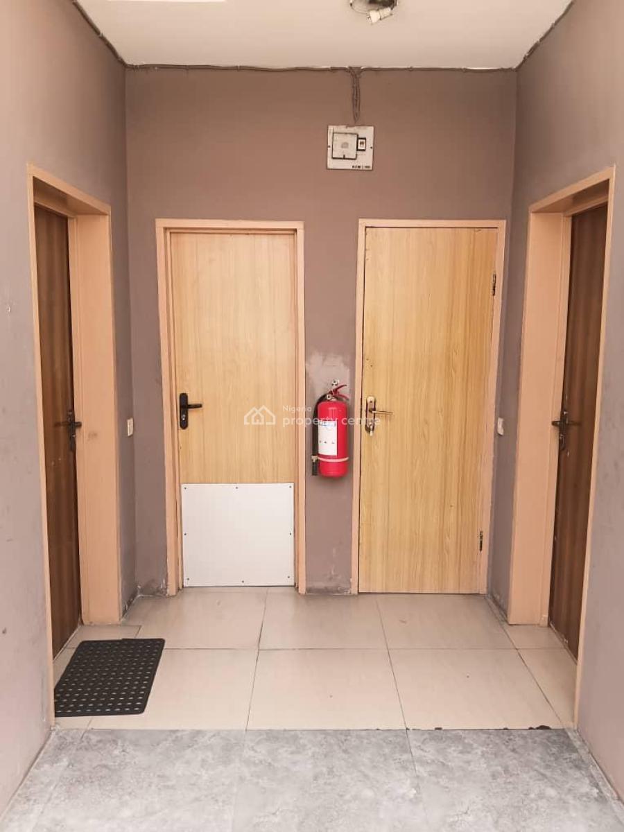 2 Room Bq, Lekki Phase 1, Lekki, Lagos, Flat / Apartment for Rent