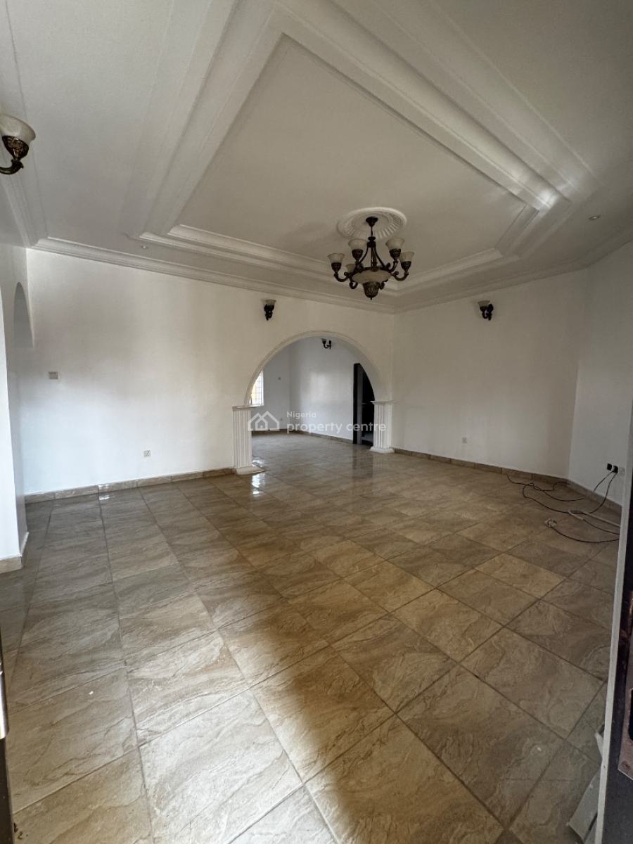 Well Spacious Renovated 3 Bedrooms Flats, Gilmore, Jahi, Abuja, Flat / Apartment for Rent