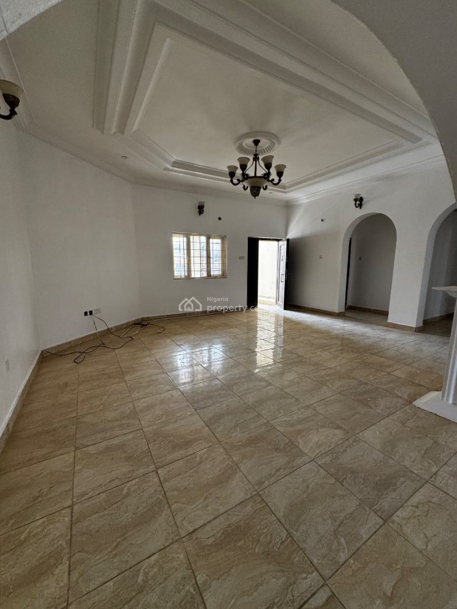 Well Spacious Renovated 3 Bedrooms Flats, Gilmore, Jahi, Abuja, Flat / Apartment for Rent