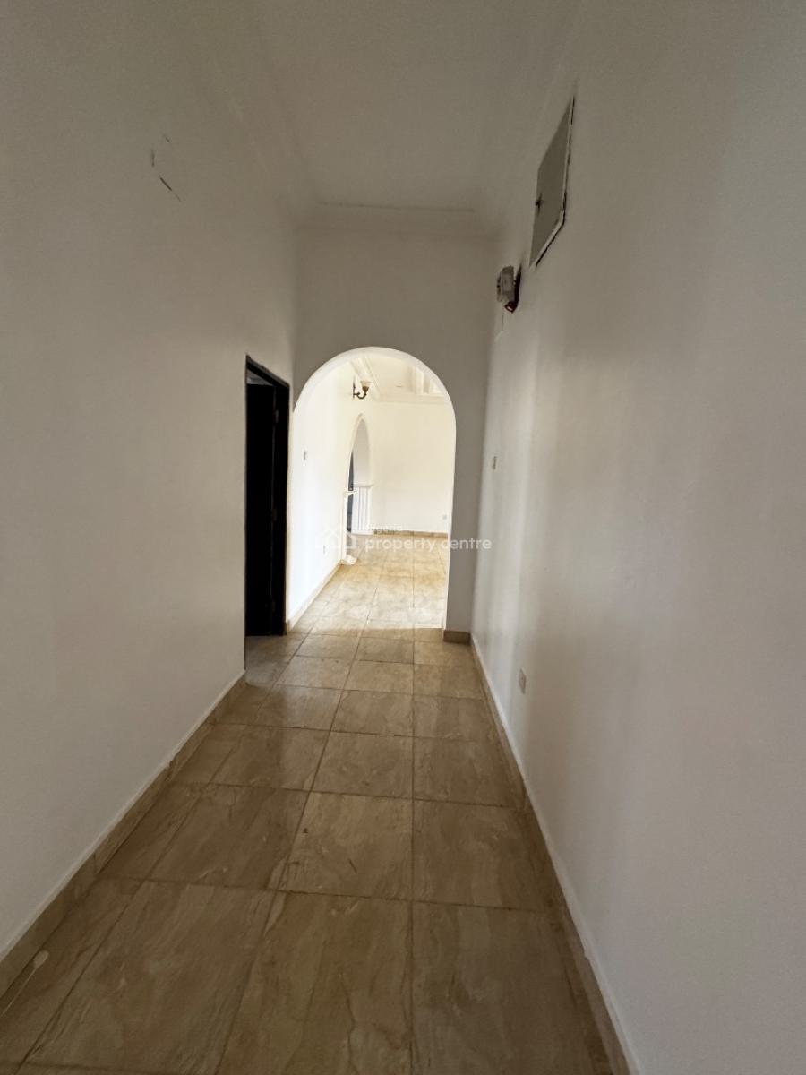Well Spacious Renovated 3 Bedrooms Flats, Gilmore, Jahi, Abuja, Flat / Apartment for Rent