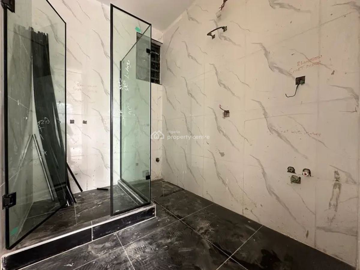 Luxury Three Bedroom with Bq Apartment, Lekki Phase 1, Lekki, Lagos, Block of Flats for Sale