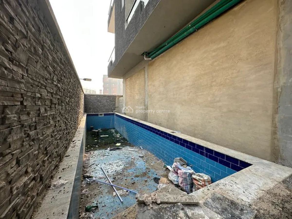 Luxury Three Bedroom with Bq Apartment, Lekki Phase 1, Lekki, Lagos, Block of Flats for Sale