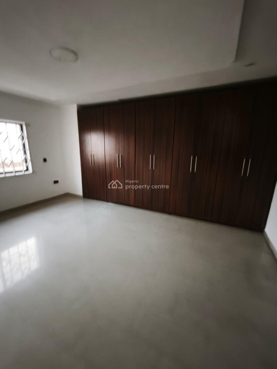 Massive All Room En-suite 3 Bedroom Flat, Ikeja Gra, Ikeja, Lagos, Flat / Apartment for Rent