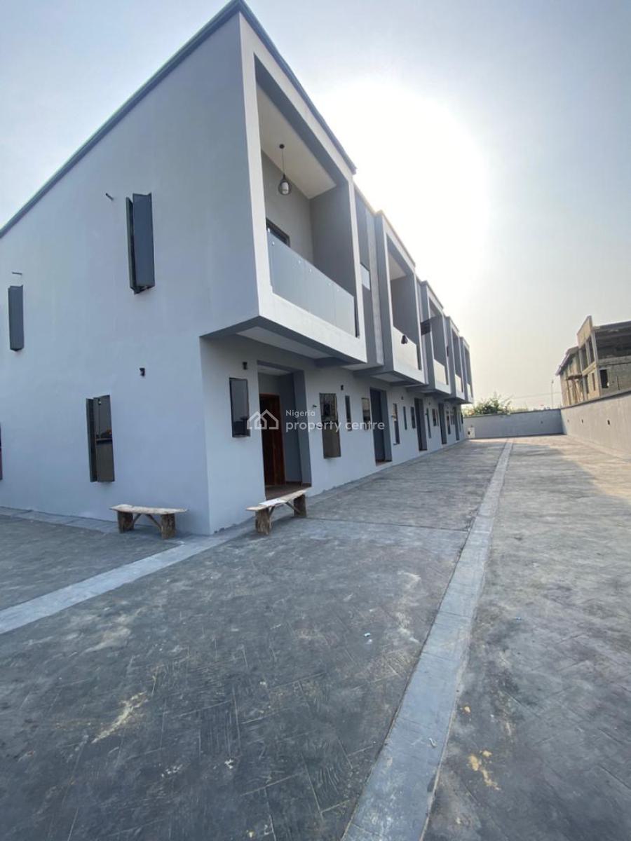Capacious 4 Bedroom Terrace with  Bq, Ogombo, Ajah, Lagos, Terraced Duplex for Sale