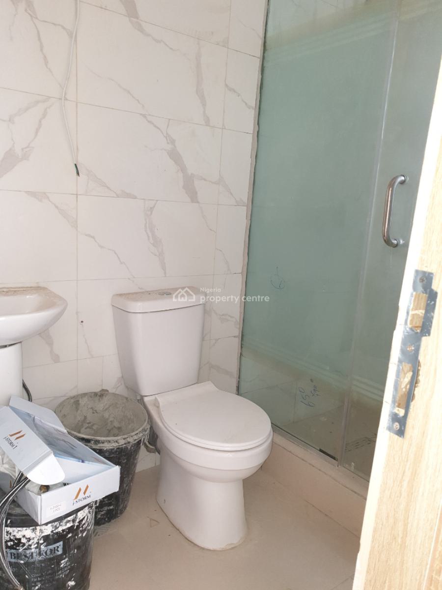 Spacious Serviced 2 Bedroom Flat, Occean Breeze Estate, Ologolo, Lekki, Lagos, Flat / Apartment for Rent