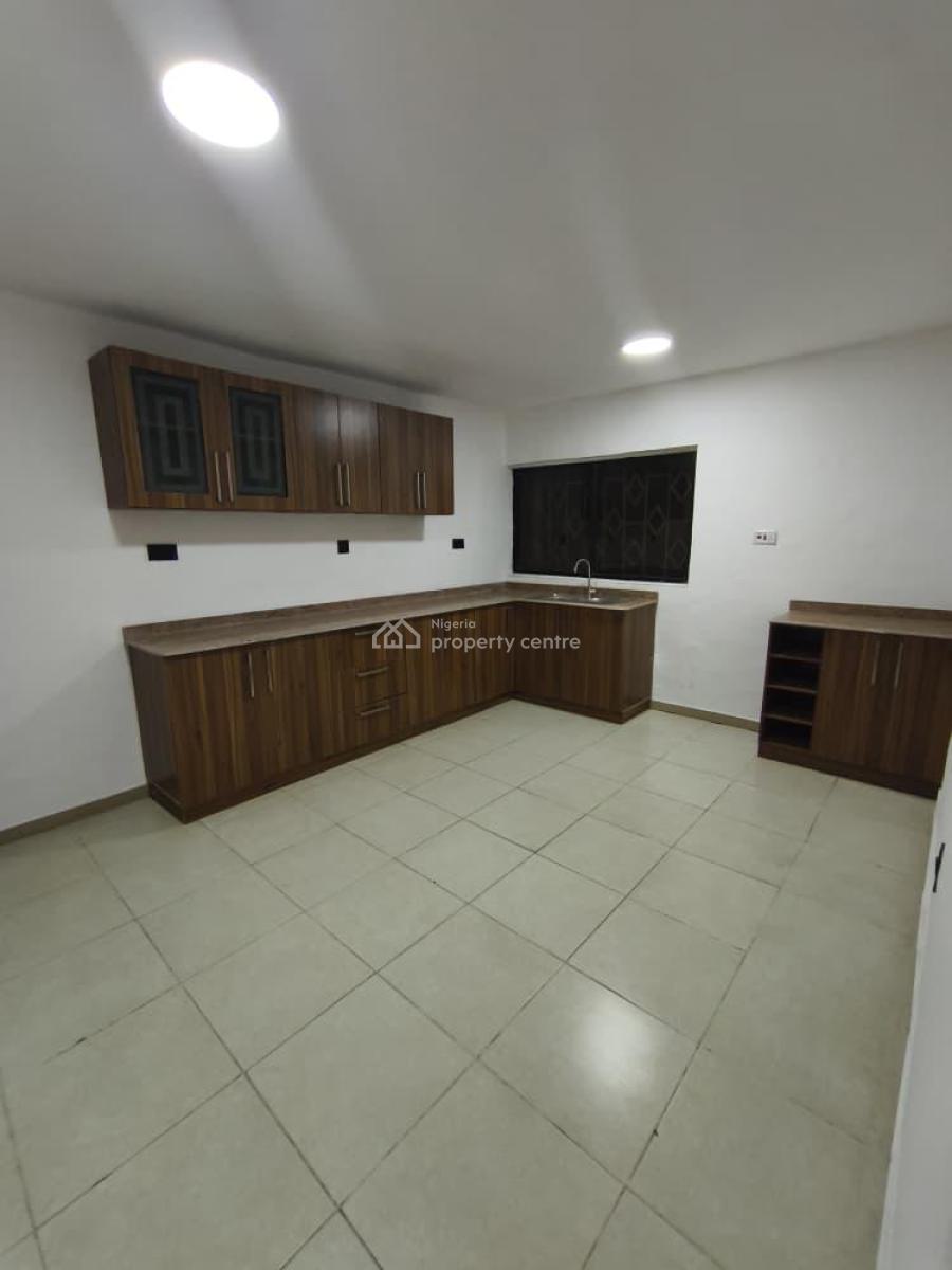 Lovely and Spacious 3 Bedrooms Flat, Ikeja Gra, Ikeja, Lagos, Flat / Apartment for Rent