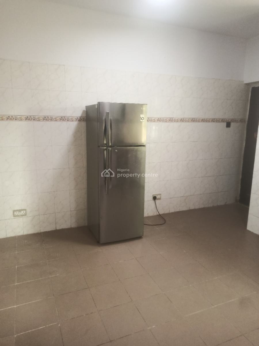 Serviced  Three 3 Bedroom with Bq 24hrs Light, Good Parking Space, Off Glover, Ikoyi, Lagos, Flat / Apartment for Rent