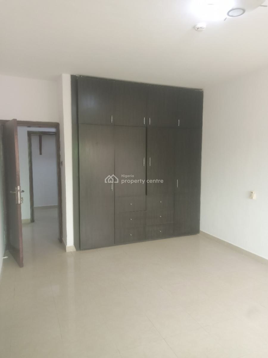 Serviced  Three 3 Bedroom with Bq 24hrs Light, Good Parking Space, Off Glover, Ikoyi, Lagos, Flat / Apartment for Rent