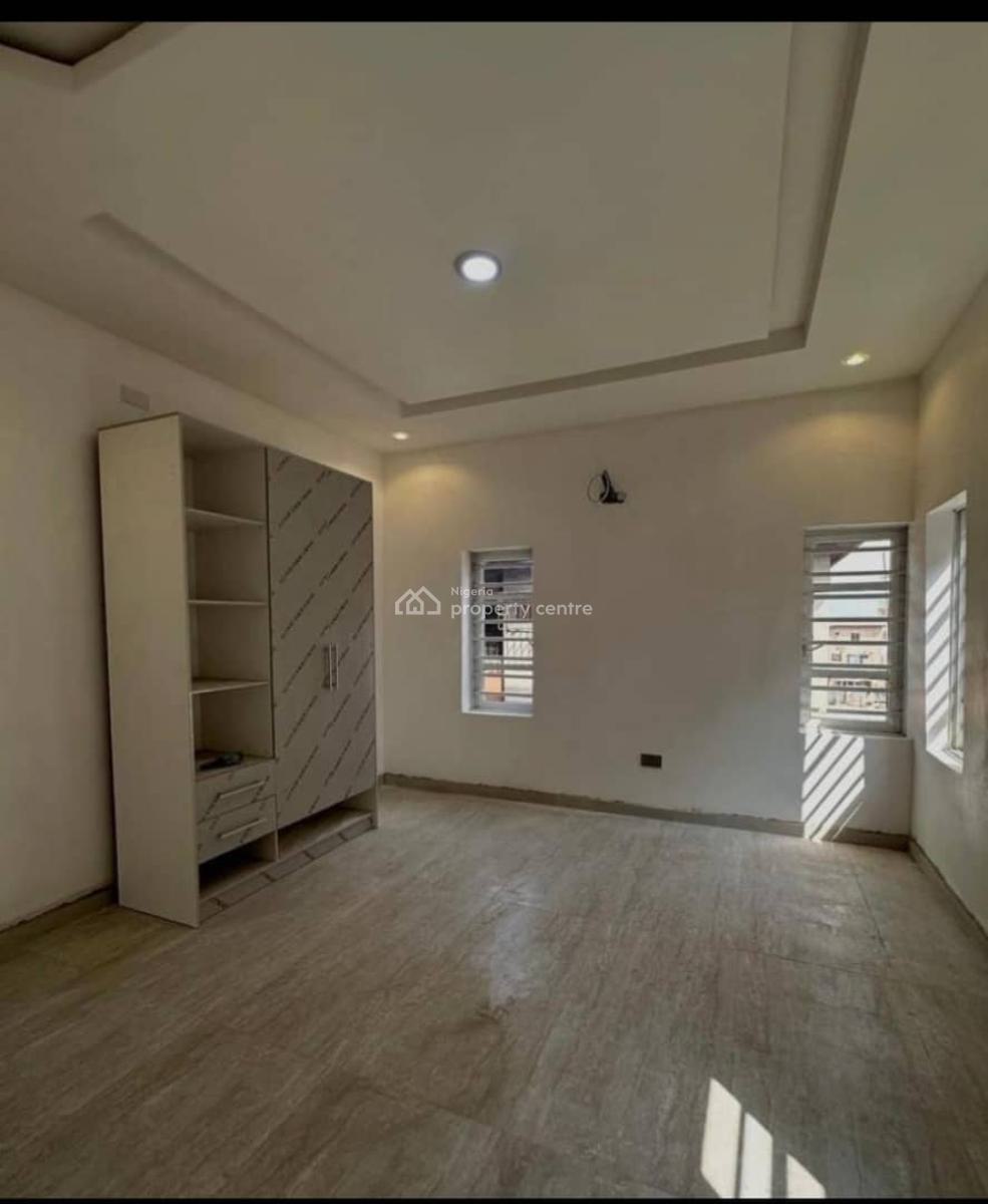 Lovely 2 Bedroom Flat, Ikeja, Lagos, Flat / Apartment for Rent