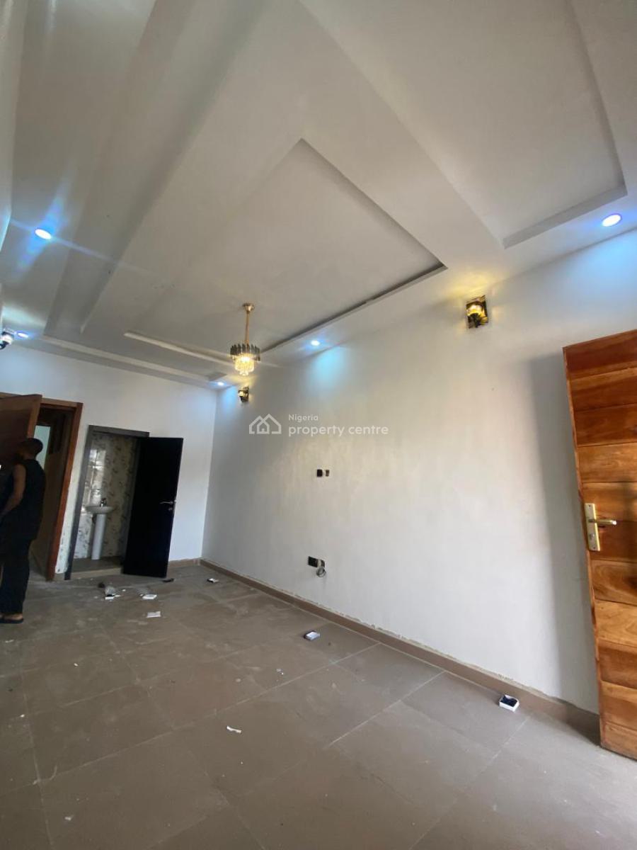 an Executive One Bedroom  Flat, Peace Land Estate Ogombo , Off Abraham Adesanya Ajah, Lekki, Lagos, Mini Flat (room and Parlour) for Rent