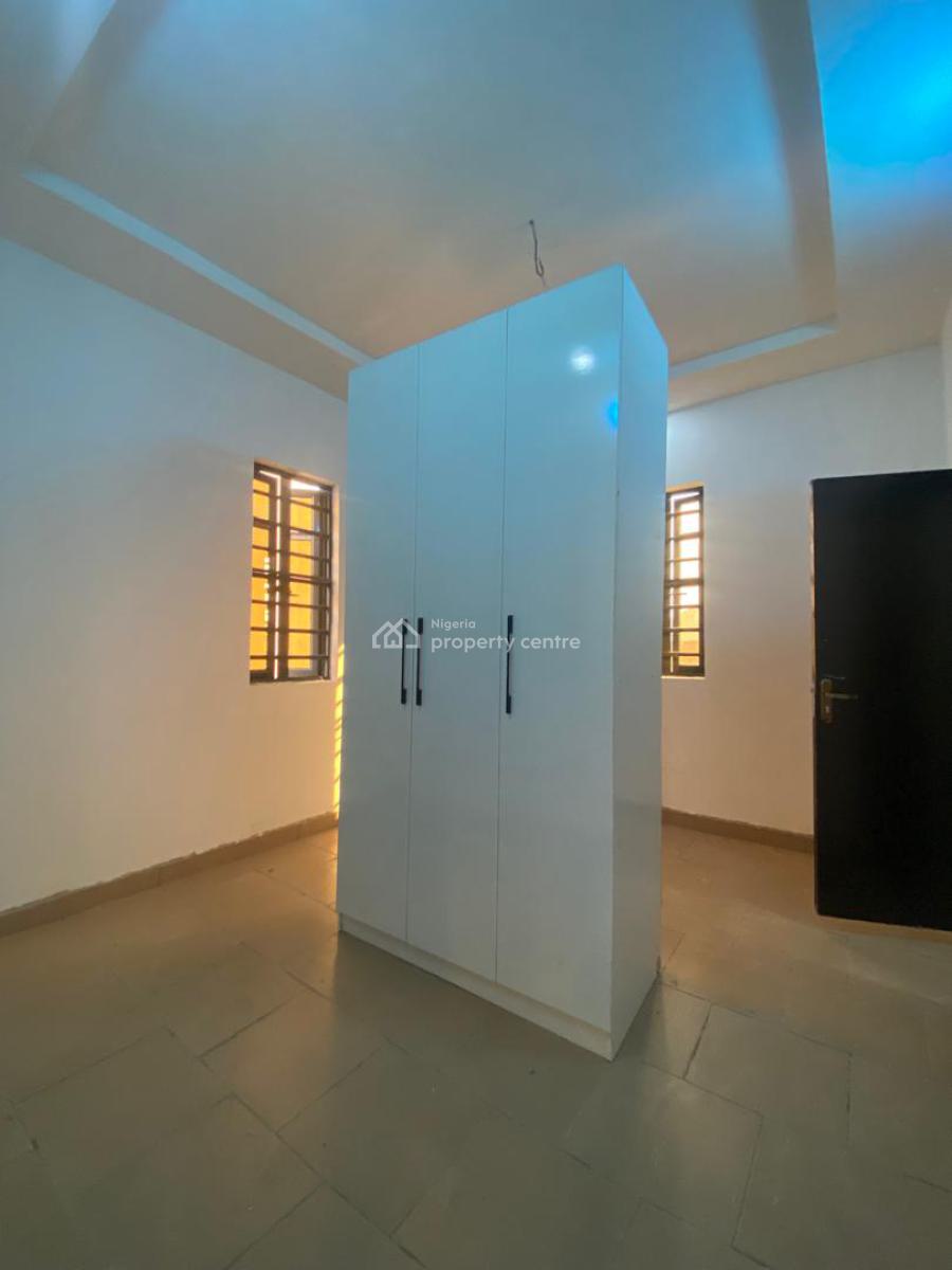 an Executive One Bedroom  Flat, Peace Land Estate Ogombo , Off Abraham Adesanya Ajah, Lekki, Lagos, Mini Flat (room and Parlour) for Rent