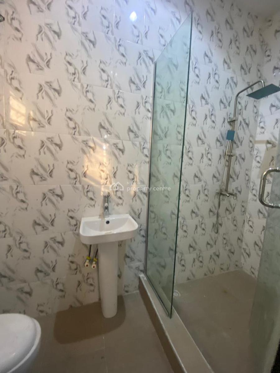 an Executive One Bedroom  Flat, Peace Land Estate Ogombo , Off Abraham Adesanya Ajah, Lekki, Lagos, Mini Flat (room and Parlour) for Rent