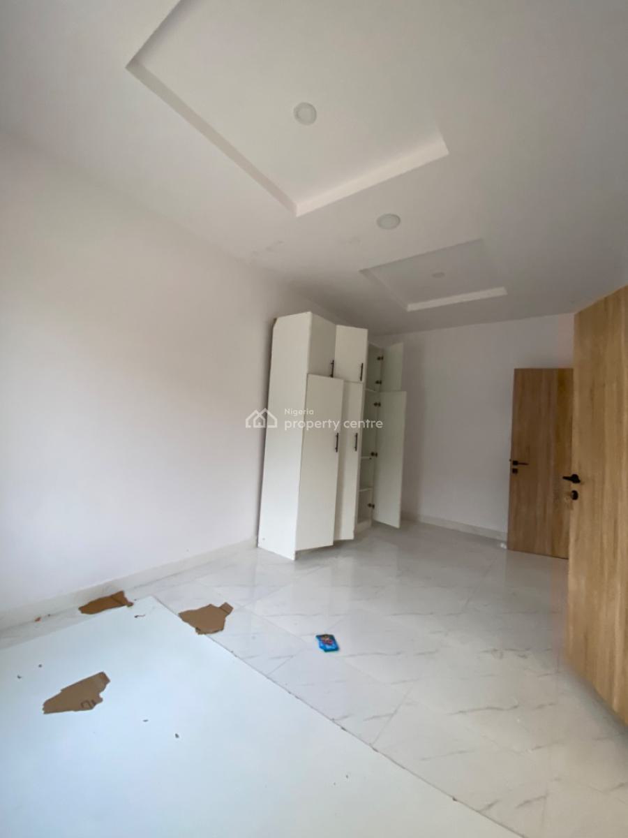 an Executive Brandnew Two Bedroom Flat, Crest City Gardens Monastery Road Around Shoprite Mall Sangotedo Ajah, Lekki, Lagos, Flat / Apartment for Rent