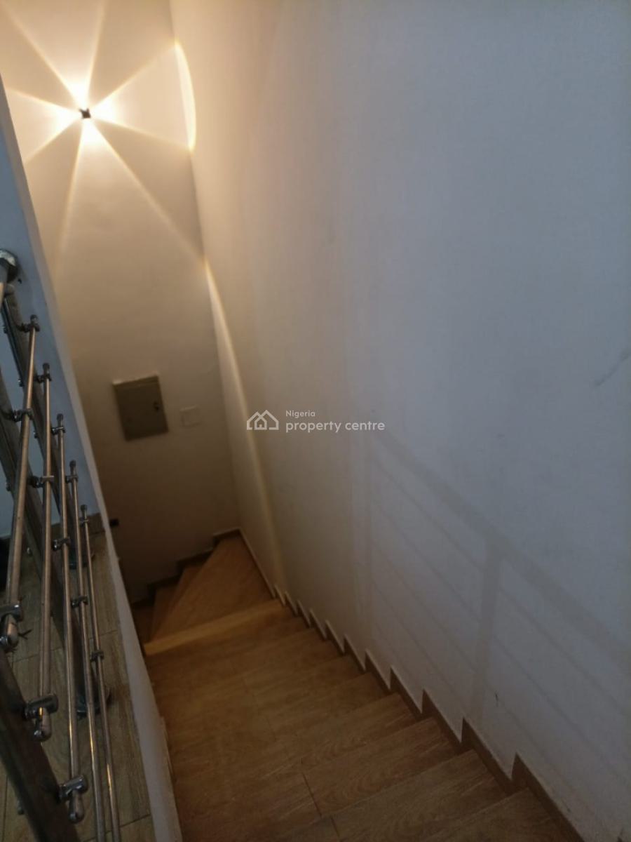 a Spacious Room Self with Pop, Upstairs, University Vile. Estate, Sangotedo, Ajah, Lagos, Self Contain (single Rooms) for Rent