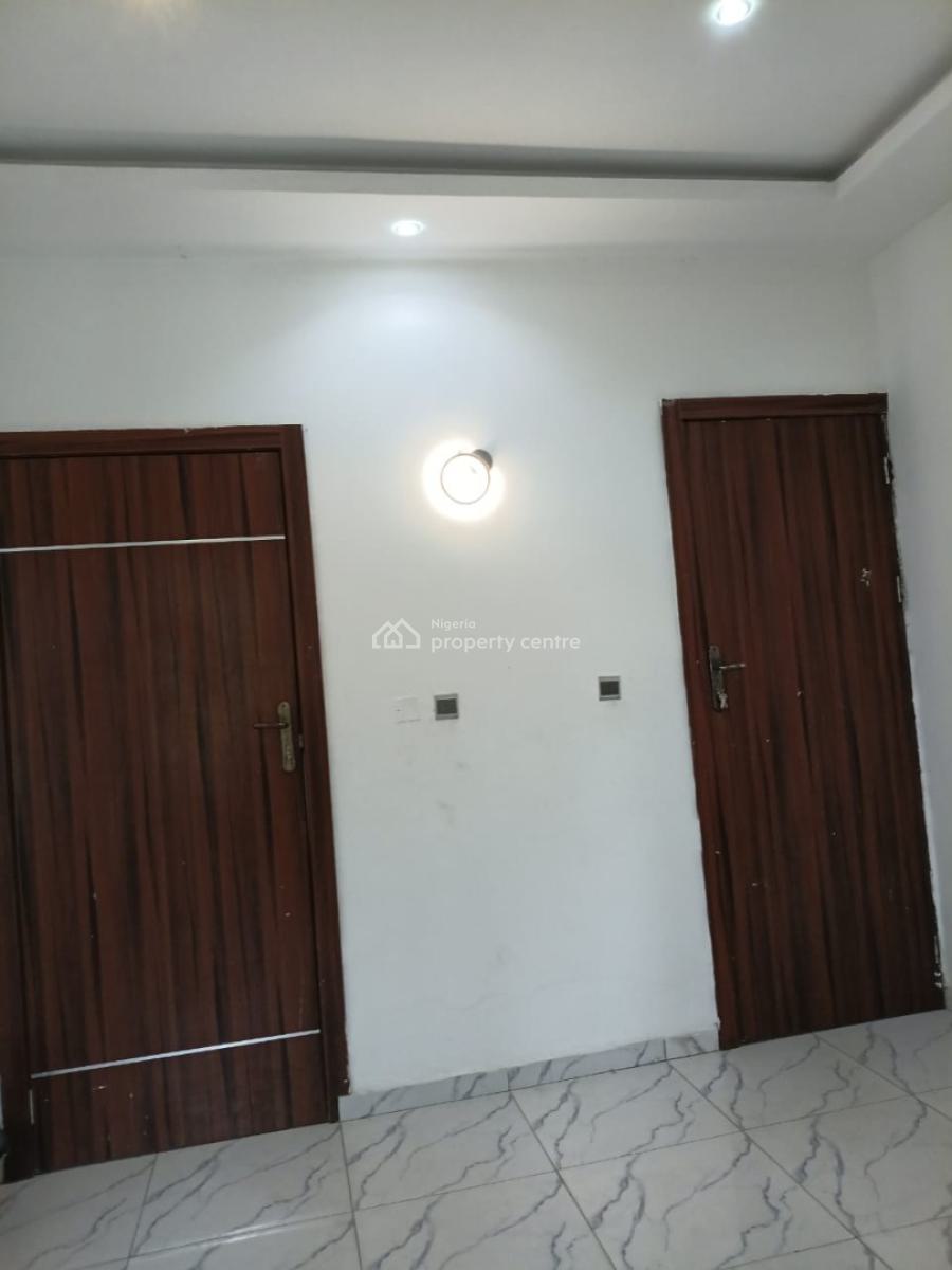 a Spacious Room Self with Pop, Upstairs, University Vile. Estate, Sangotedo, Ajah, Lagos, Self Contain (single Rooms) for Rent