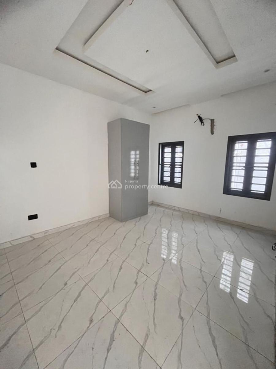 an Exclusive 3 Bedroom Apartment in Freedom Way Suitable for Investmen, Lekki Phase 1, Lekki, Lagos, Flat / Apartment for Sale