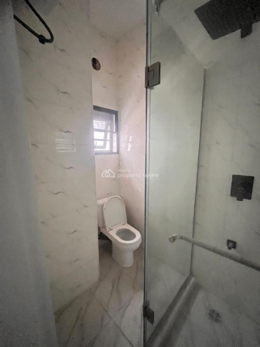 an Exclusive 3 Bedroom Apartment in Freedom Way Suitable for Investmen, Lekki Phase 1, Lekki, Lagos, Flat / Apartment for Sale