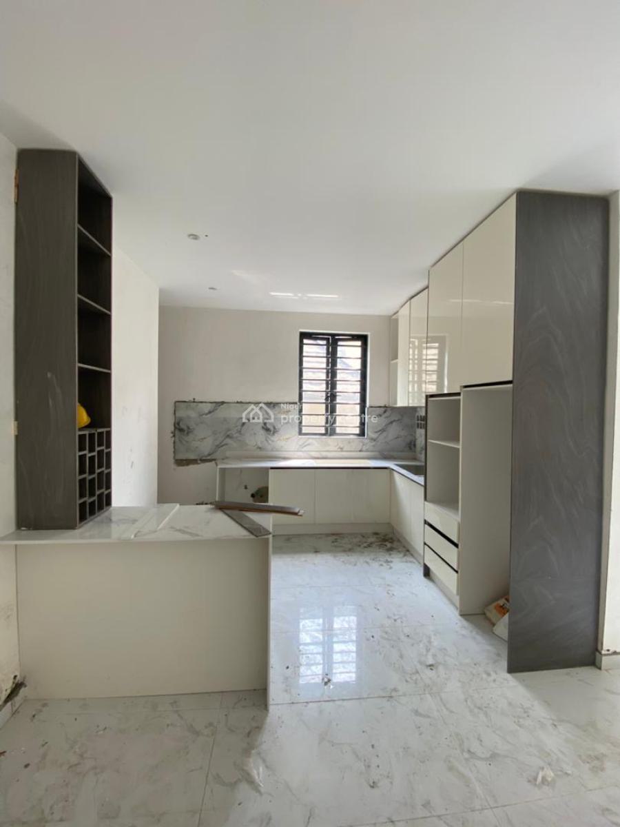 Charming 3 Bedroom Apartment with Bq Suitable for Family Residence, Lekki Phase 1, Lekki, Lagos, Flat / Apartment for Sale