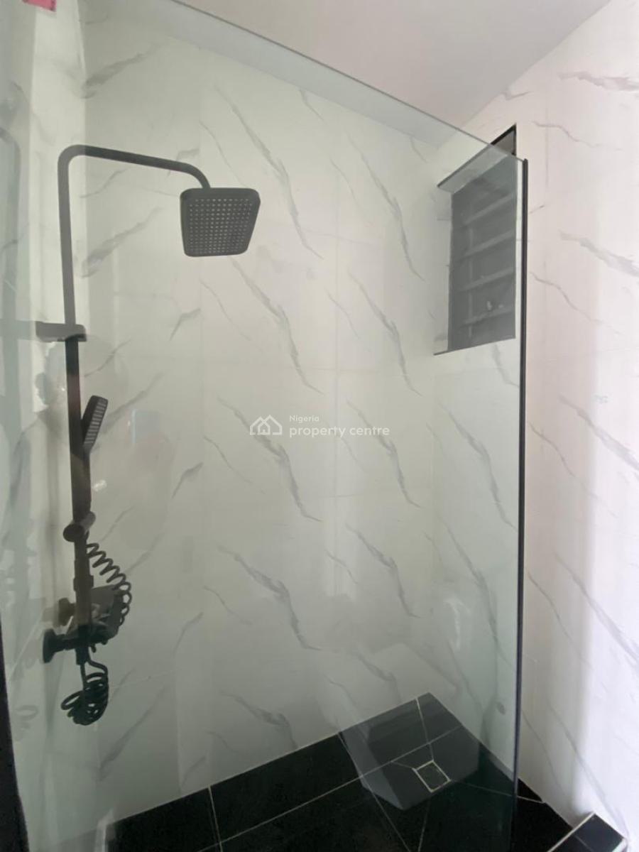 Charming 3 Bedroom Apartment with Bq Suitable for Family Residence, Lekki Phase 1, Lekki, Lagos, Flat / Apartment for Sale