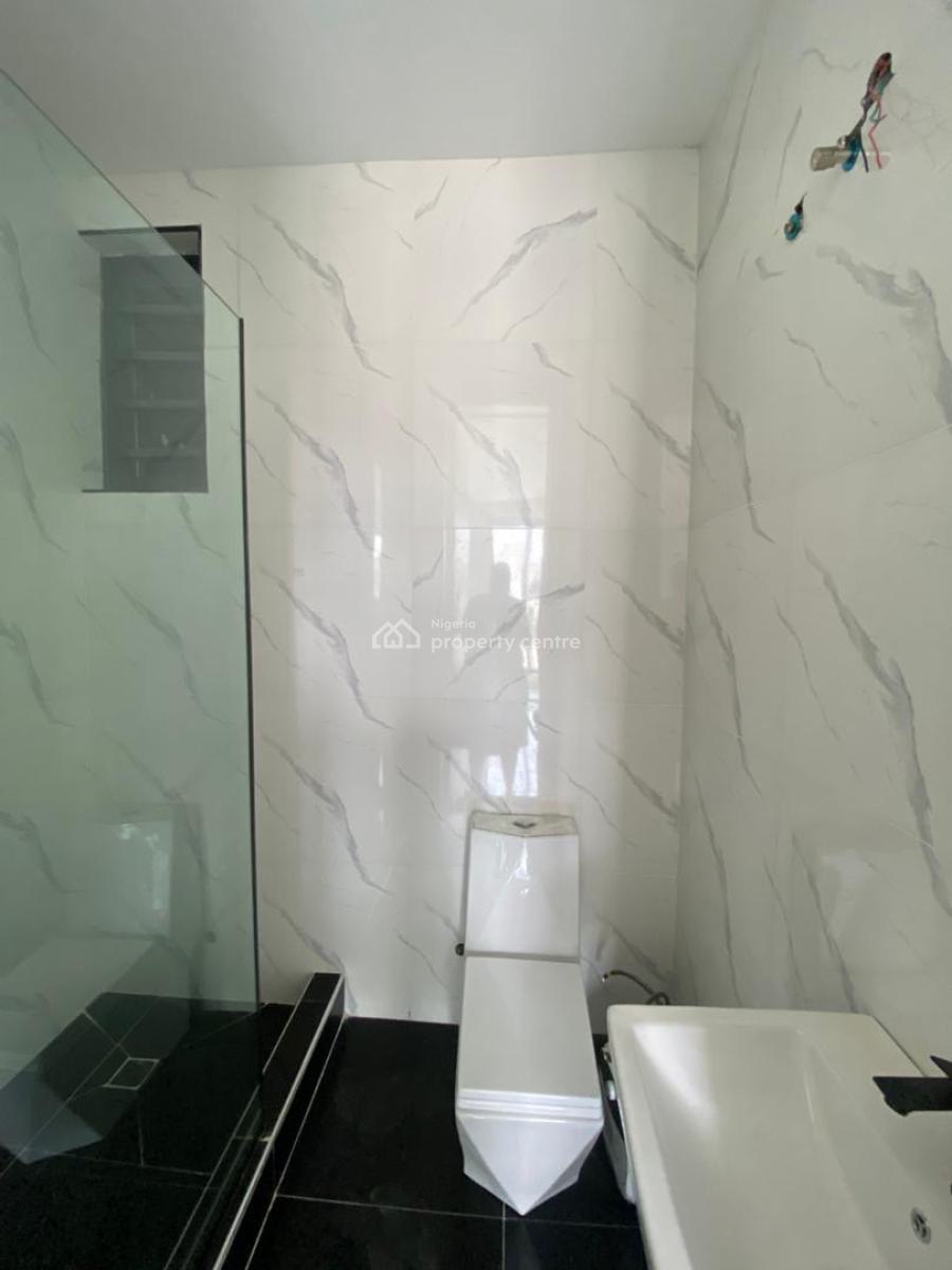 Charming 3 Bedroom Apartment with Bq Suitable for Family Residence, Lekki Phase 1, Lekki, Lagos, Flat / Apartment for Sale