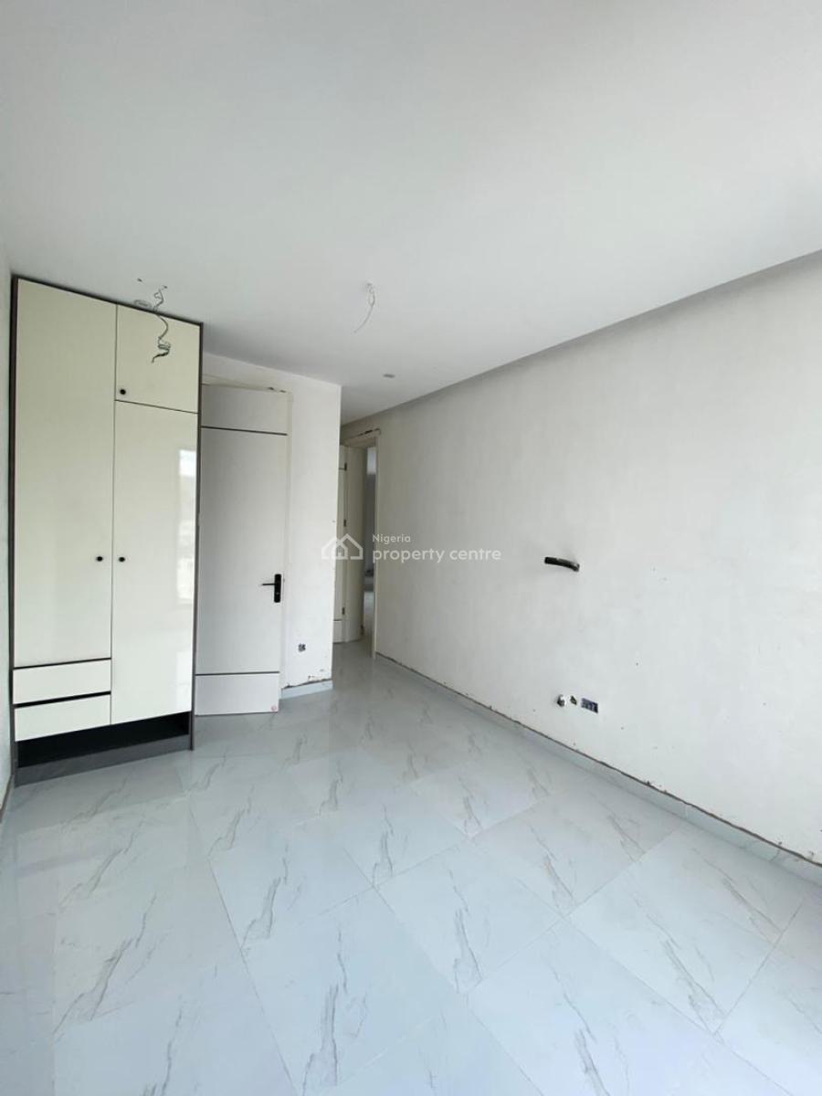 Charming 3 Bedroom Apartment with Bq Suitable for Family Residence, Lekki Phase 1, Lekki, Lagos, Flat / Apartment for Sale