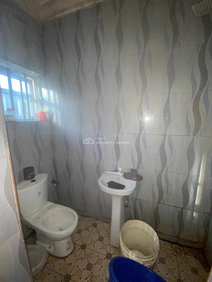 Spacious 2 Bedroom Apartment (under Renovation), United Estate, Sangotedo, Ajah, Lagos, Flat / Apartment for Rent
