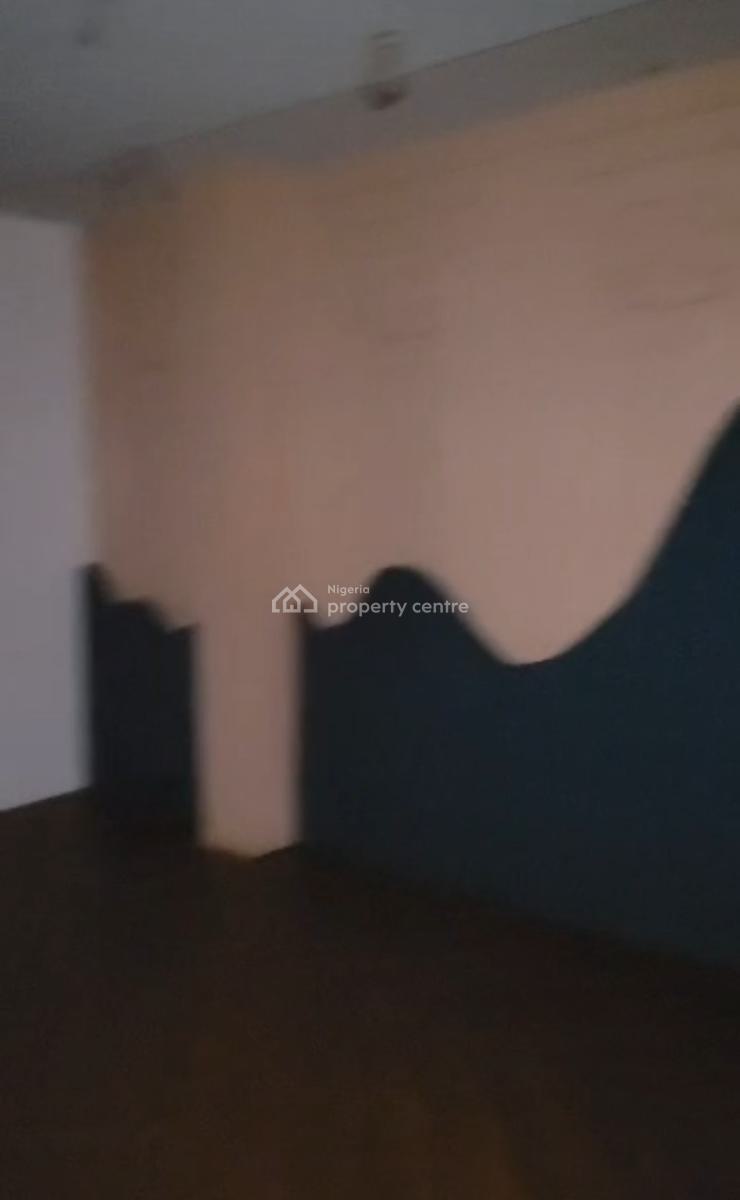 an Office Space in a Shopping Plaza, Lekki Phase 1, Lekki, Lagos, Office Space for Rent