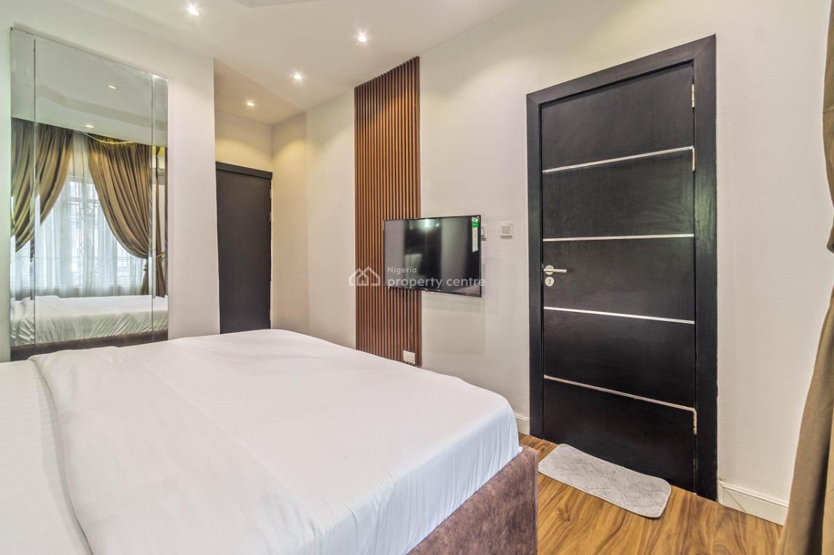 Luxury 2 Bedroom Apartment with House Keeping and Pool, Lekki Phase 1, Lekki, Lagos, Flat / Apartment Short Let