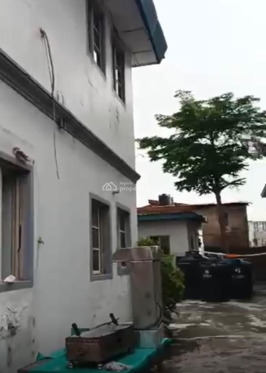 a Very Solid and Well Maintained 6 Bedrooms Fully Detached Office Spac, Alagomeji, Yaba, Lagos, Office Space for Rent