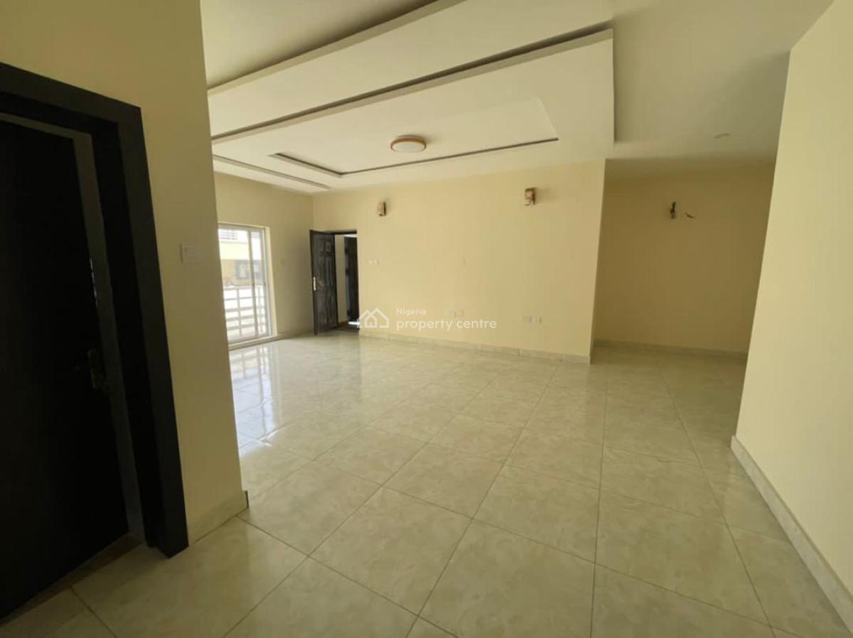 2 Bedroom Flat with Bq for Distress, Lekki Scheme 2, Ogombo, Ajah, Lagos, Block of Flats for Sale